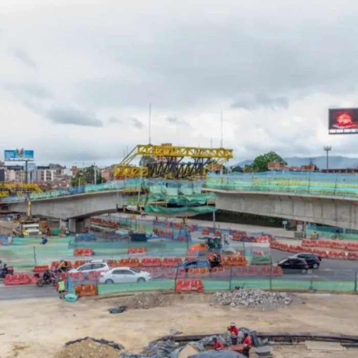 Construcción del puente de la Calle 100 con Avenida Suba