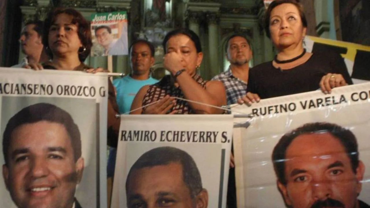 Familiares de los once diputados asesinados por las Farc