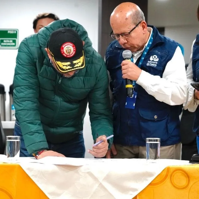 Firma del acuerdo entre el Gobierno y los arroceros.