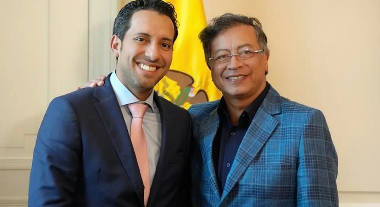 Gustavo Petro con el presidente del Senado Lidio García