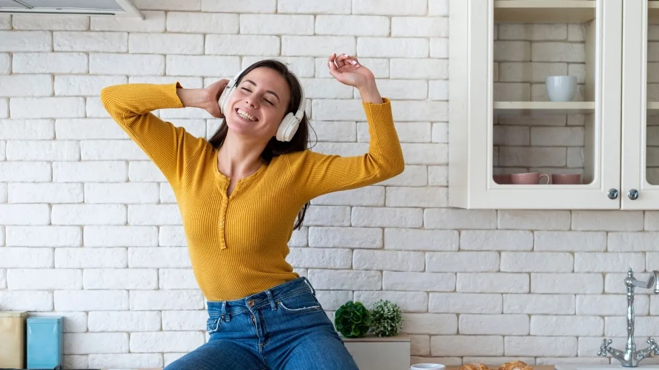 El quedarse en casa es una elección consciente señala la IA