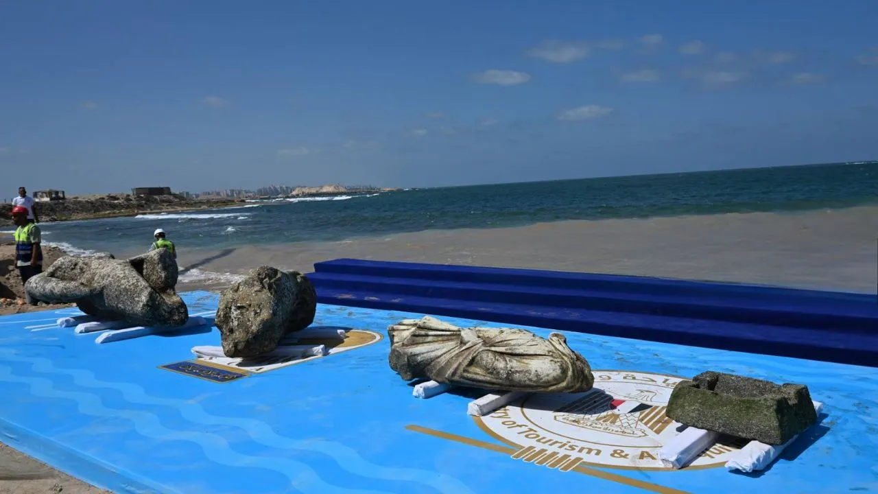 Piezas de la ciudad de 2.000 años encontradas al frente de Alejandría.