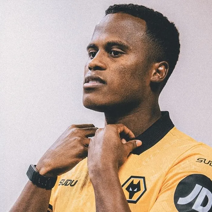 Presentación de Jhon Arias en Wolves