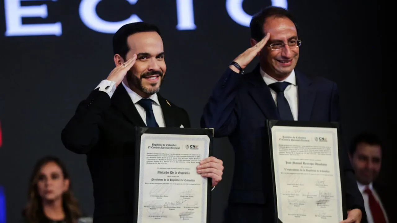 Abelardo De La Espriella contará con un selecto grupo que lo acompañará en su mandato Posesión presidencial: los ‘consejeros’ que tendrá Abelardo De La Espriella