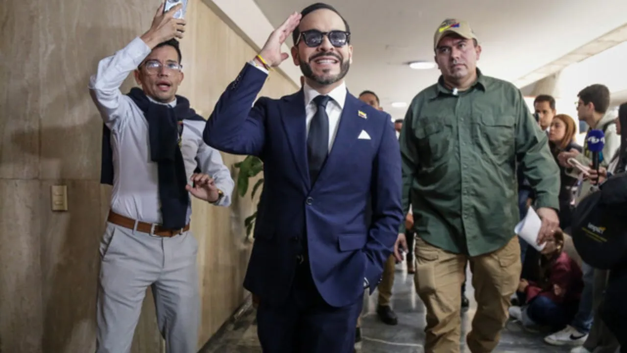 Abelardo de la Espriella es criticado por la fortuna lograda alrededor de su profesión. ¿Cómo construyó su fortuna Abelardo de la Espriella?: Los negocios millonarios del candidato