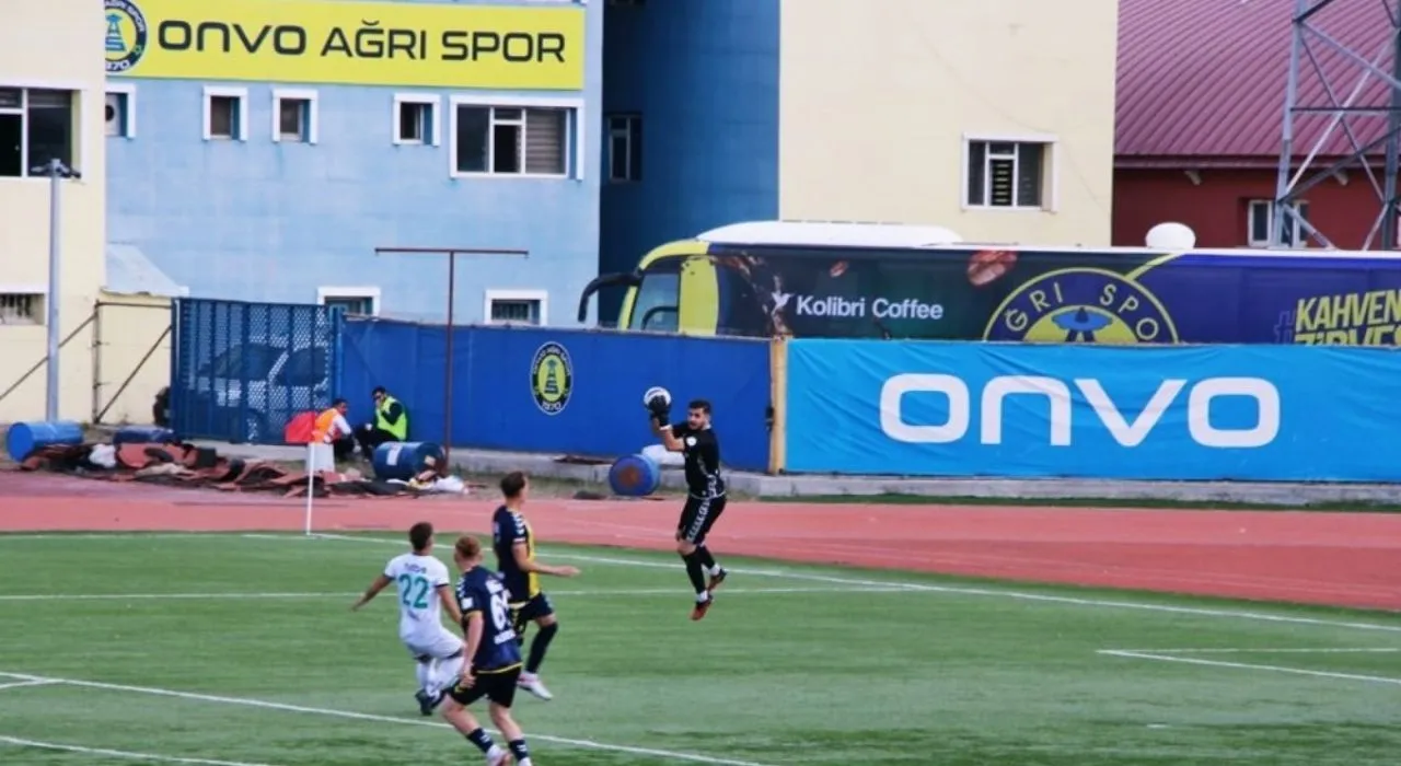 Escándalo en el fútbol de Turquía: ¿Por qué un club quedó con solo siete jugadores disponibles? Escándalo en el fútbol de Turquía: ¿Por qué un club quedó con solo siete jugadores disponibles?