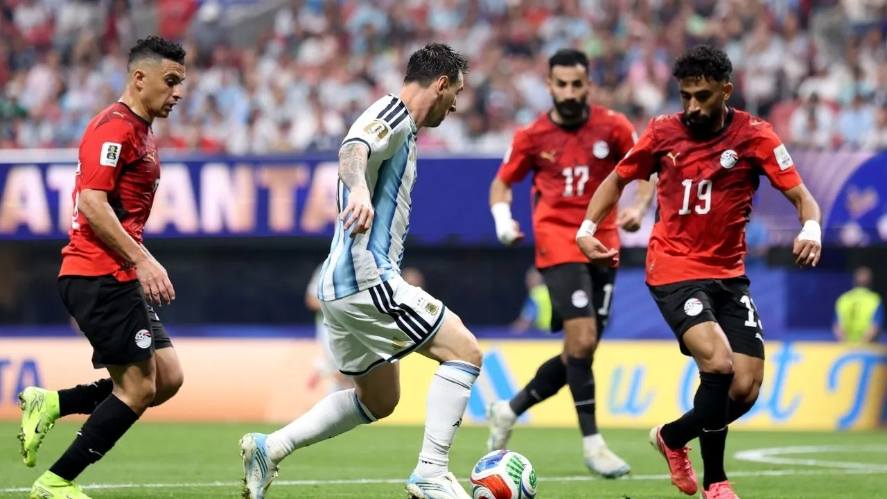 Argentina venció a Egipto 3-2 y avanza en el Mundial Tarde histórica para Argentina: remontó un 0-2 contra Egipto y está en cuartos del Mundial
