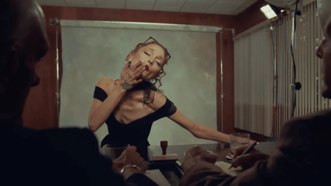 Ariana Grande lanza el video de 'Petal' y desata furor en redes. Ariana Grande generó preocupación entre sus fanáticos tras el estreno de 'Petal': ¿por qué?