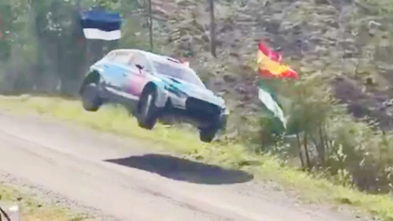 Arthur Pelamourgues Video | El brutal accidente en el Rally de Finlandia: carro voló y se estrelló contra un árbol