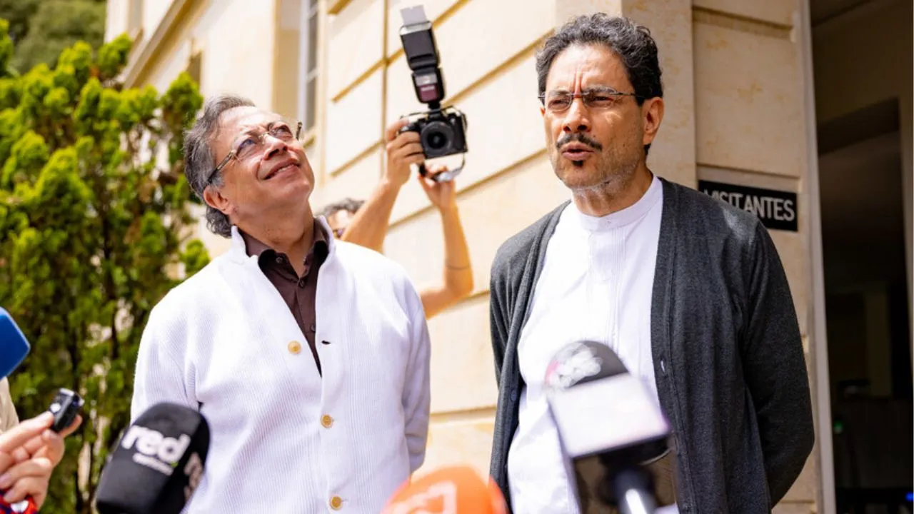 Así fue la primera réplica a la alocución presidencial de Gustavo Petro e Iván Cepeda Petro y Cepeda presentan la primera réplica a De La Espriella: las frases clave de su respuesta