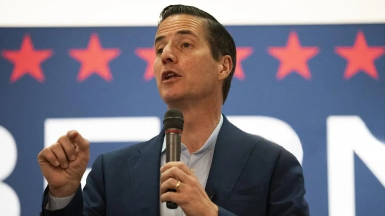 Bernie Moreno pide incluir en listado de terroristas a tres bandas criminales de Colombia Bernie Moreno pide incluir en listado de terroristas a tres bandas criminales de Colombia