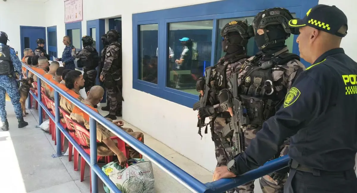 Buques cárcel en Colombia. Las cárceles en medio del mar, la estrategia que planearía el gobierno contra los criminales