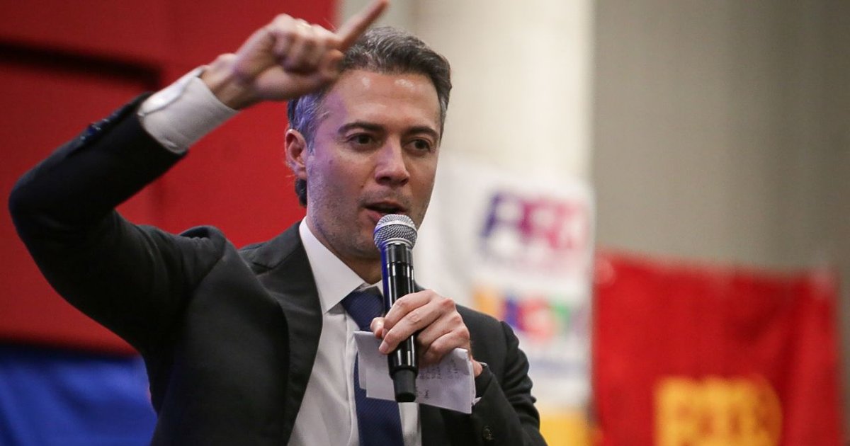 Daniel Quintero pidió renuncia de todos los interventores de las EPS |  Minuto60