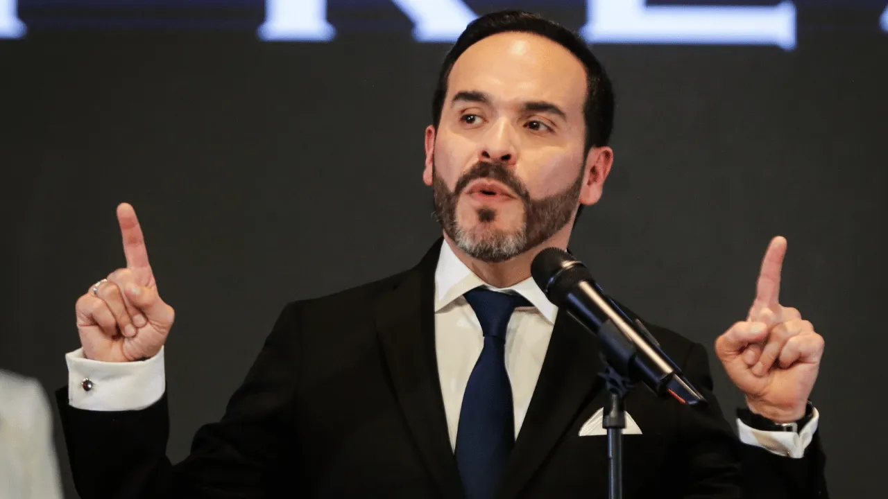 De la Espriella anuncia el regreso de bombardeos y fumigaciones desde el Toyo. De La Espriella anuncia el regreso de bombardeos y fumigaciones: “Cesará la horrible noche"