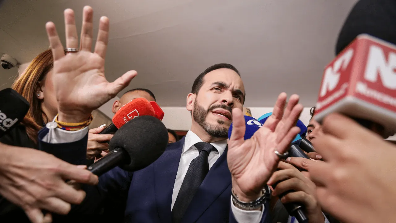 De La Espriella denuncia un plan para asesinarlo por 3.000 millones de pesos. ELN y disidencias de las Farc habrían ofrecido 3.000 millones por atentar contra De La Espriella