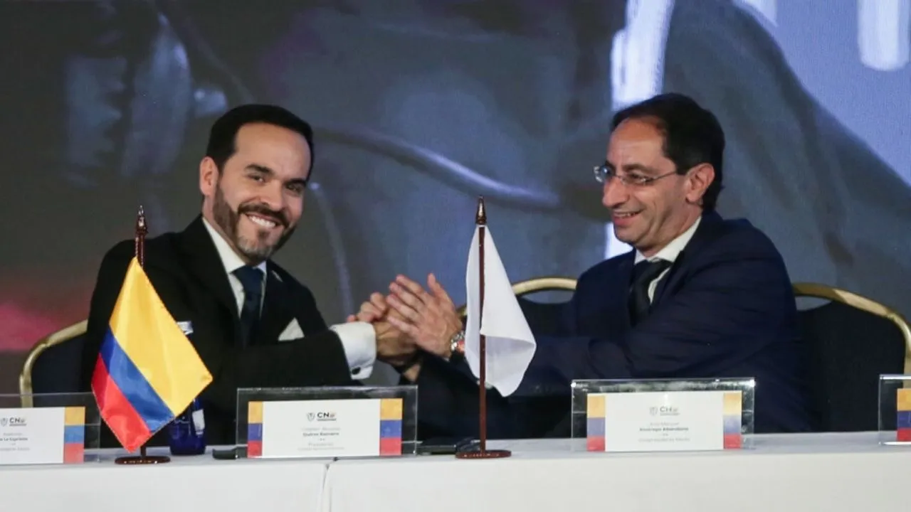 De la Espriella pide a Petro instalar de inmediato el proceso de empalme presidencial. Abelardo de la Espriella pide a Gustavo Petro la instalación inmediata del empalme