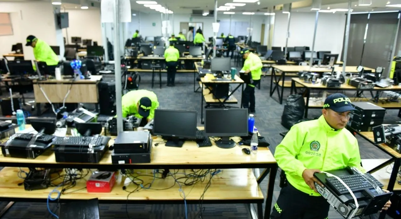 Cuidado con sus ahorros: Desmantelan banda que estafaba a través de falsas plataformas de criptoactivos