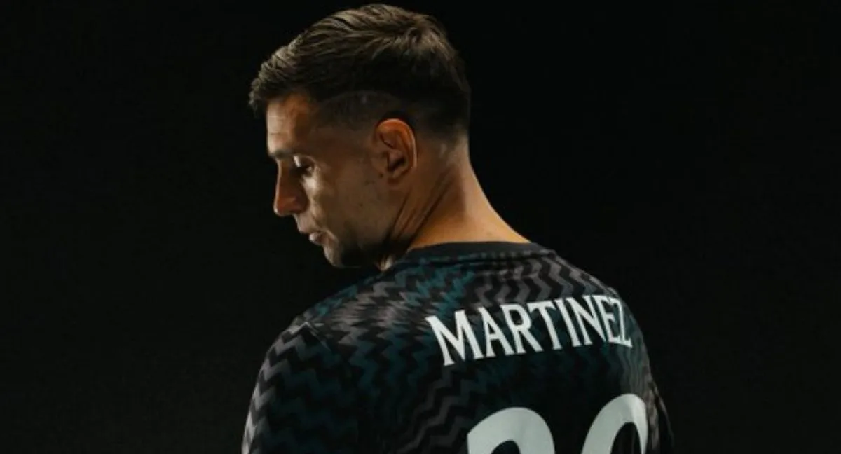 Dibu Martínez Video | ‘Dibu’ Martínez debutó con el Chelsea y le metieron tres goles: atajadas, locuras y tantos