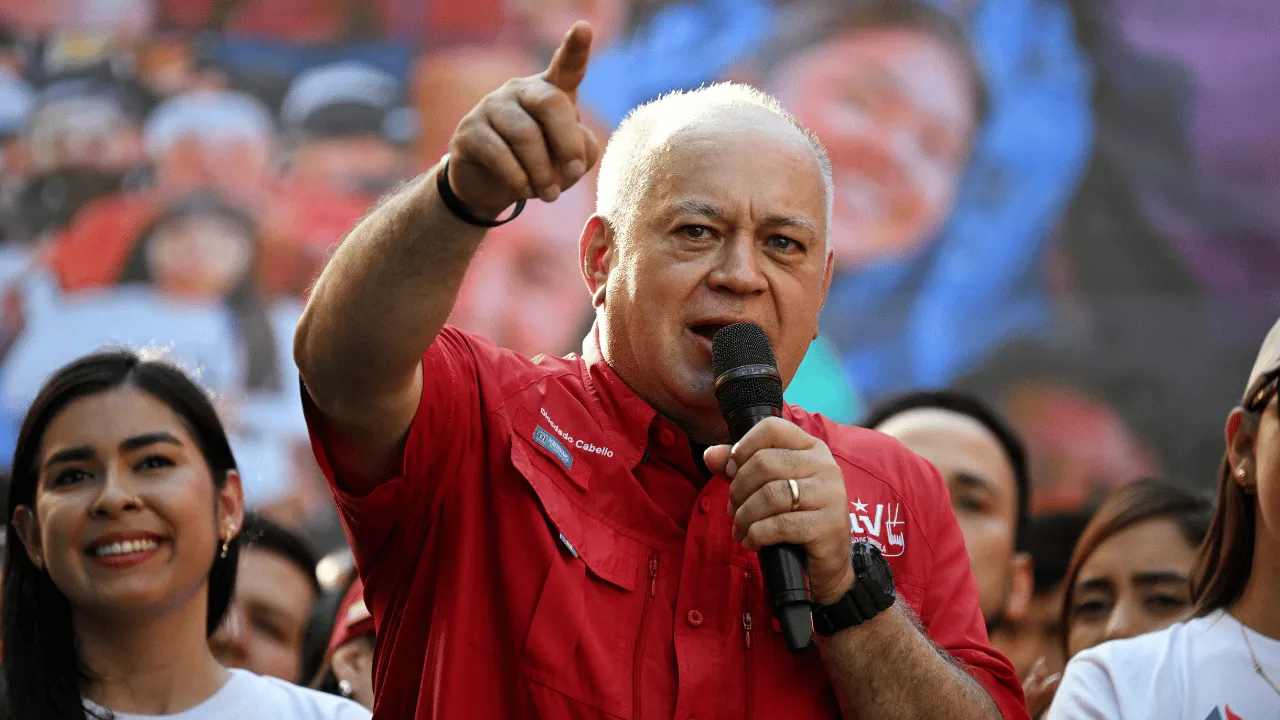 Diosdado Cabello, ministro del Interior de Venezuela, señalado por congresistas de EE. UU. Piden en EE. UU. la captura de Diosdado Cabello por frenar la ayuda a las víctimas del terremoto