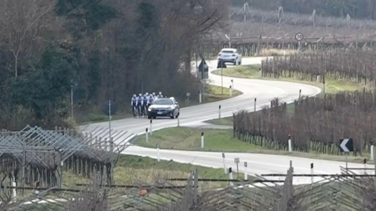 Ataque armado sacude al ciclismo: disparan contra un equipo que entrenaba en las carreteras de Italia