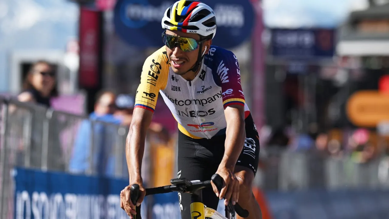 Egan Bernal Giro de Italia 2026 | Egan luchó y escaló en el Giro: así quedaron las clasificaciones
