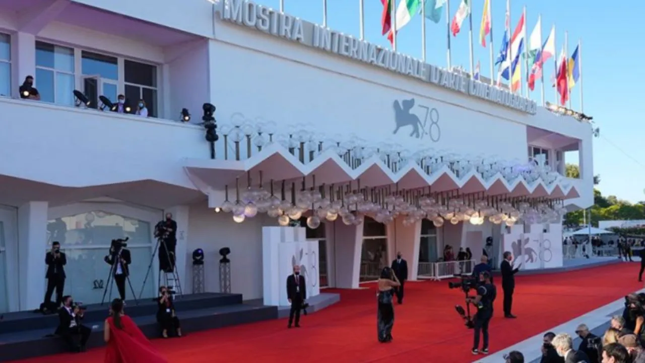 El Festival de Cine de Venecia levantó este miércoles el telón de su edición 82 Imagen principal