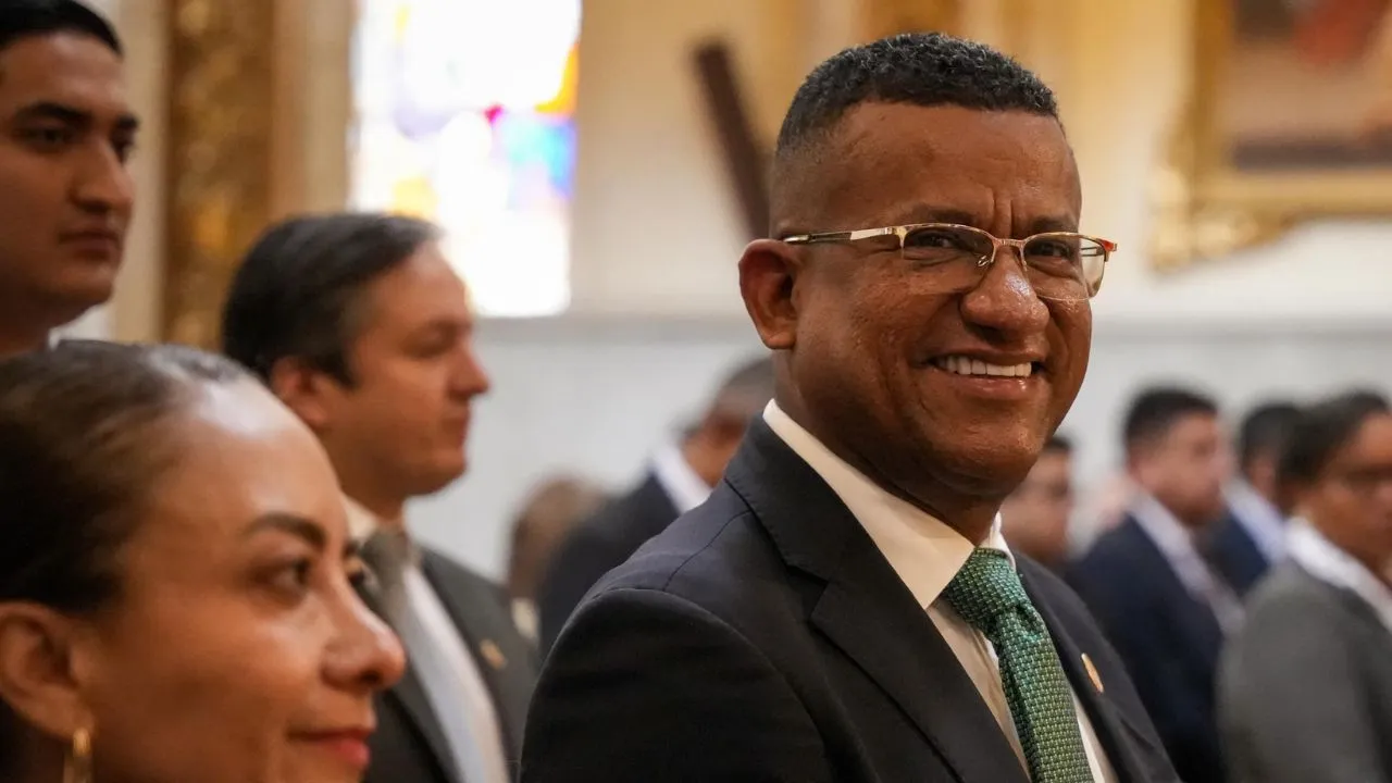 El gobernador de Nariño Luis Alfonso Escobar ha hablado de buscar la paz Por esta razón De La Espriella hizo advertencia al gobernador de Nariño: no quiere guerra
