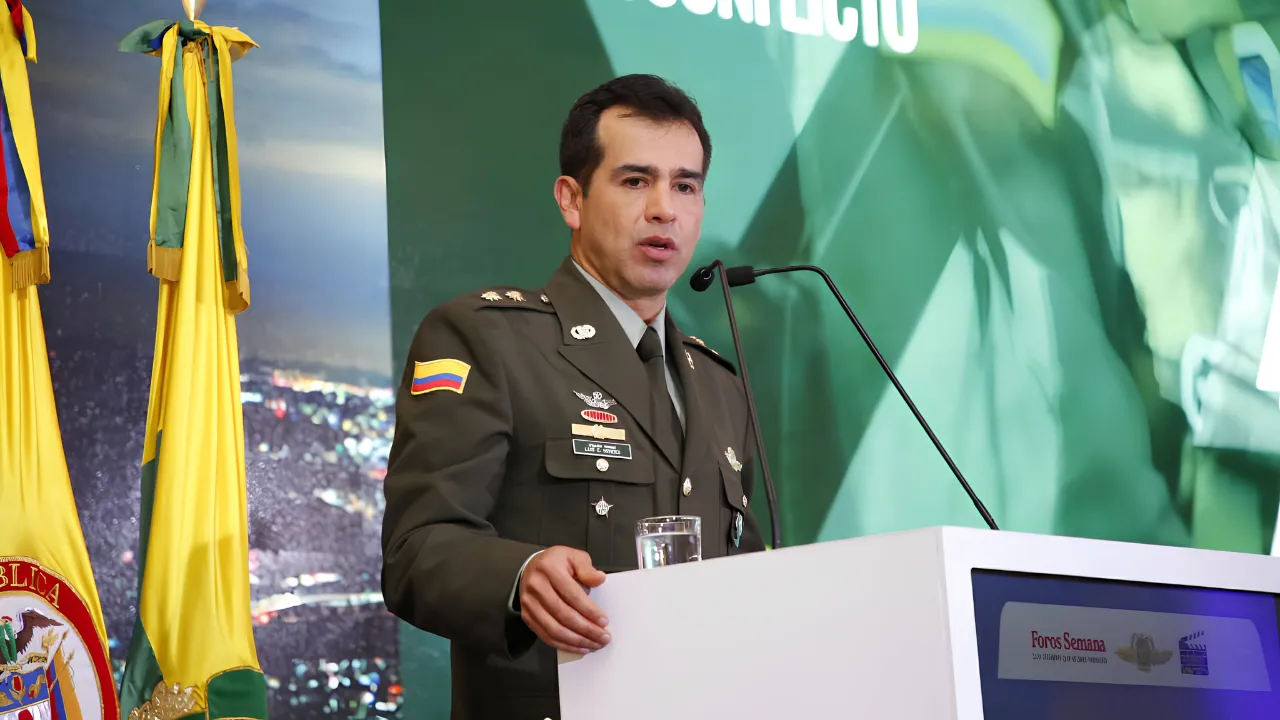 El mayor general (r) Luis Enrique Méndez Reina suena para dirigir la Policía. ¿Quién es el general (r) Luis Enrique Méndez, posible director de la Policía de De la Espriella?