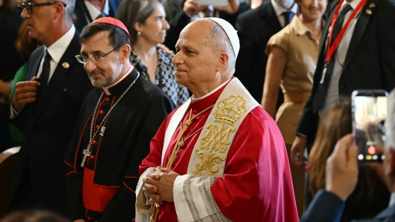 El papa se reúne con víctimas de abusos El papa se reunió con víctimas de abusos y prometió reformas en la Iglesia