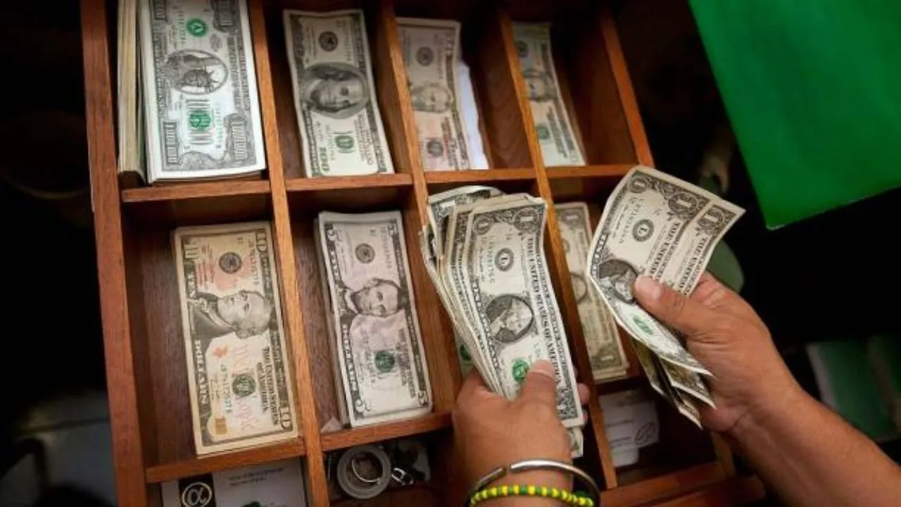 ¿Es un buen momento para comprar dólares?