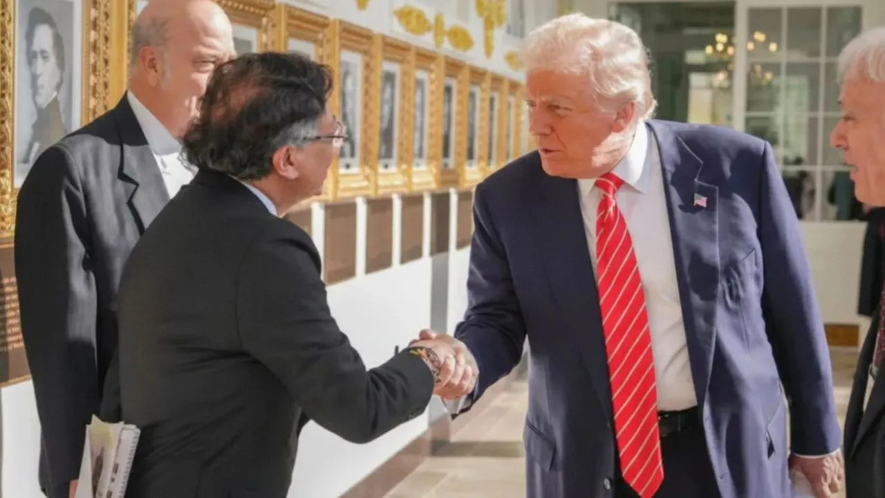 El presidente Gustavo Petro y Donald Trump durante su reunión en Estados Unidos. Petro sorprendió al explicar por qué, según él, terminó relacionado con la 'lista Clinton'