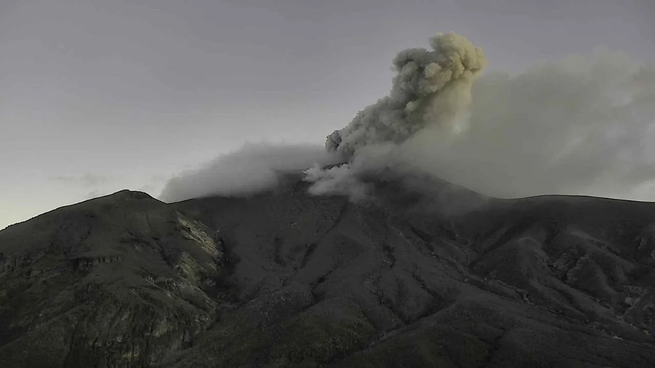 'No se acerquen a la parte alta del volcán', el Puracé continúa en estado de alerta amarilla, dice el SGC
