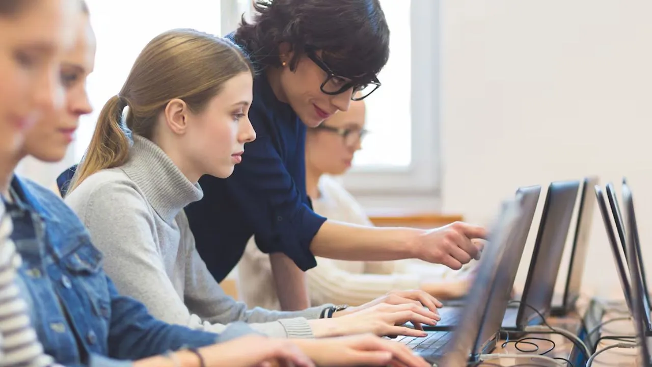 Empleo para mujeres en Colombia Mujeres en Colombia siguen dedicando más del doble de tiempo al trabajo no remunerado
