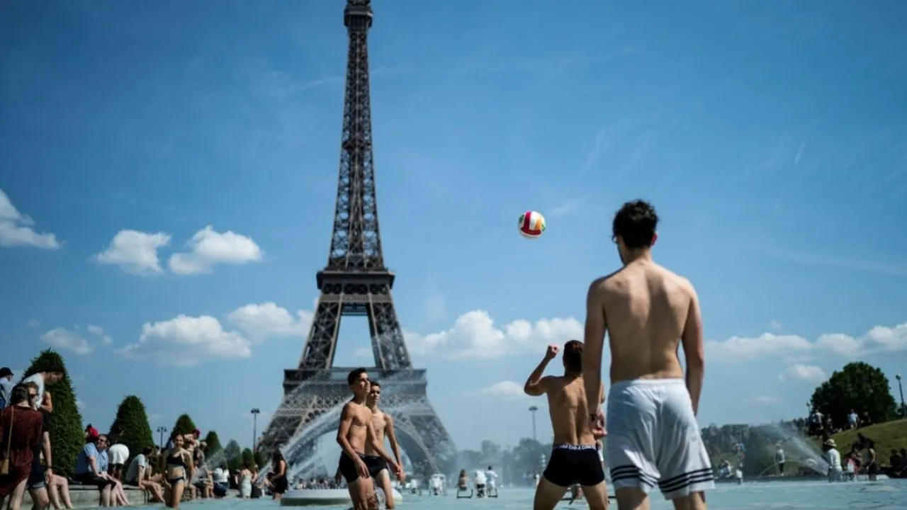 En 2003, Francia registró un récord de muertes. Ola de calor en Francia amenaza con alcanzar niveles récord de 2003, año de miles de muertes