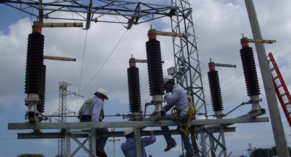 Energía en el Caribe. Congresistas del Caribe se van contra la CREG por penalización al consumo de energía