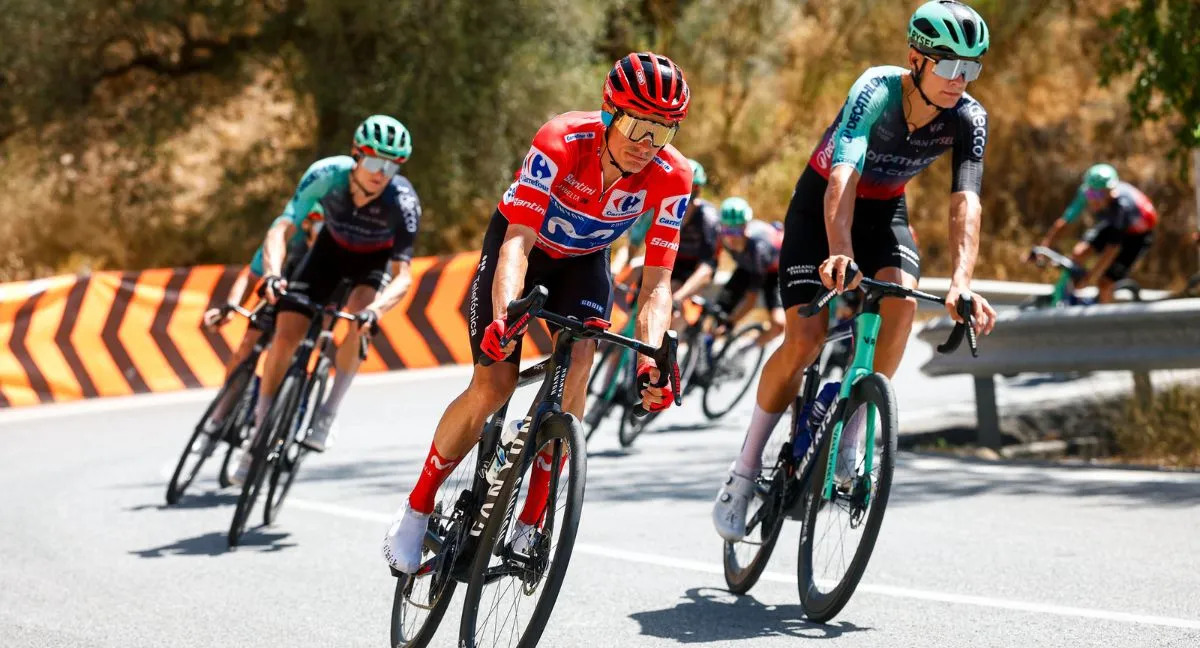 Enric Mas Vuelta a España 2026 | Así están los colombianos en las clasificaciones tras la etapa 12