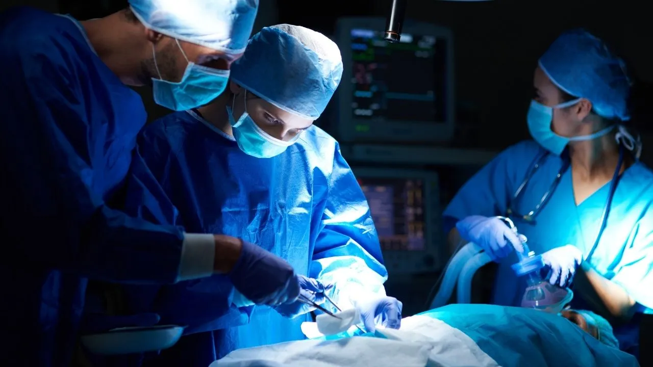 Este es el 'modus operandi' de tres falsas cirujanas Prometían belleza y dejaron cicatrices: el caso de las falsas cirujanas en Medellín