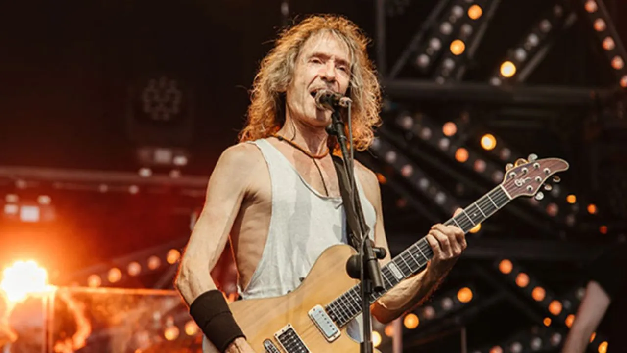 Fallece Robe Iniesta, fundador del grupo Extremoduro Fallece Robe Iniesta, fundador del grupo Extremoduro