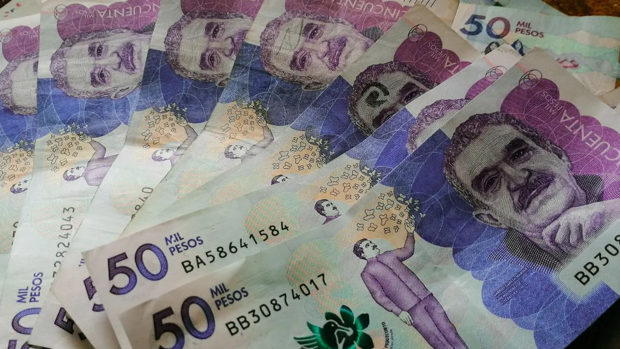 Ganar el salario mínimo lo obliga a declarar renta ¿Ganar el salario mínimo lo obliga a declarar renta? Esto es lo que debe saber