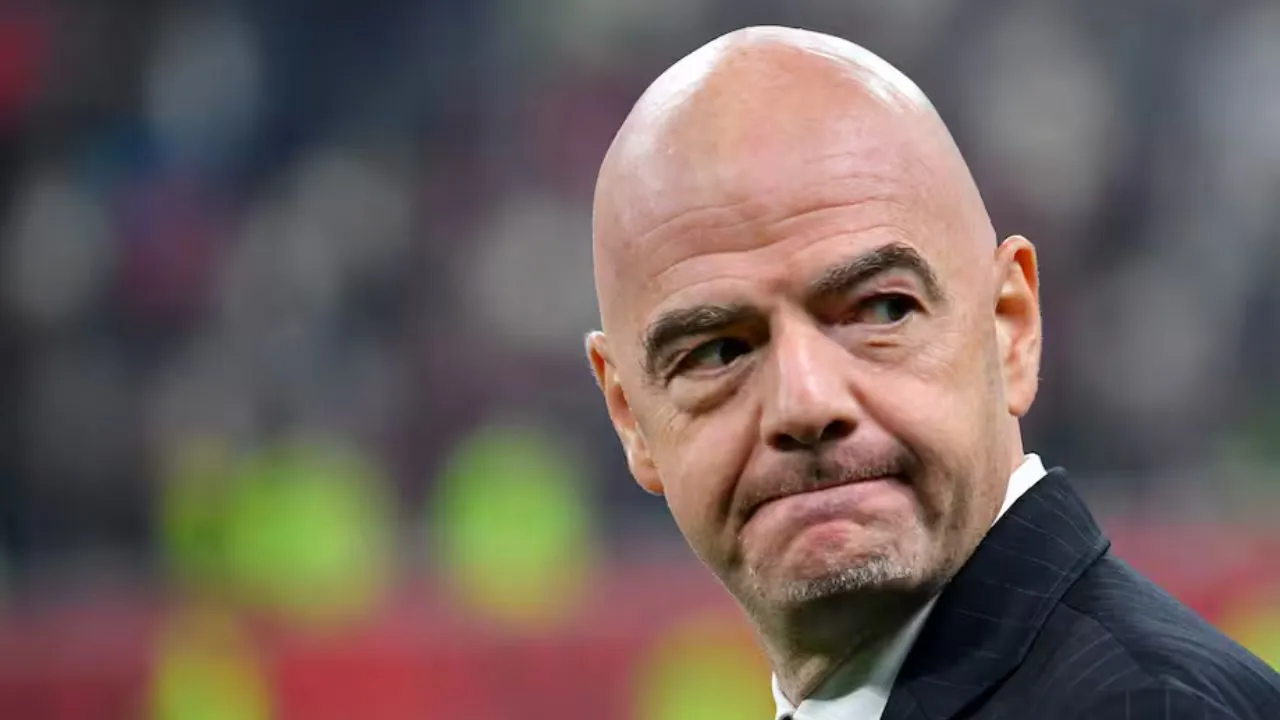 Gianni Infantino No aguantó la presión: Gianni Infatino tomó radical decisión sobre privatizar el Mundial