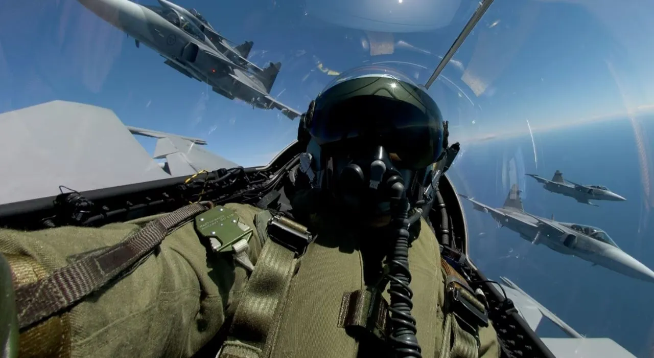 La compra de aviones SAAB desata un torbellino de dudas en Colombia: ¿Quién gana realmente con el negocio?