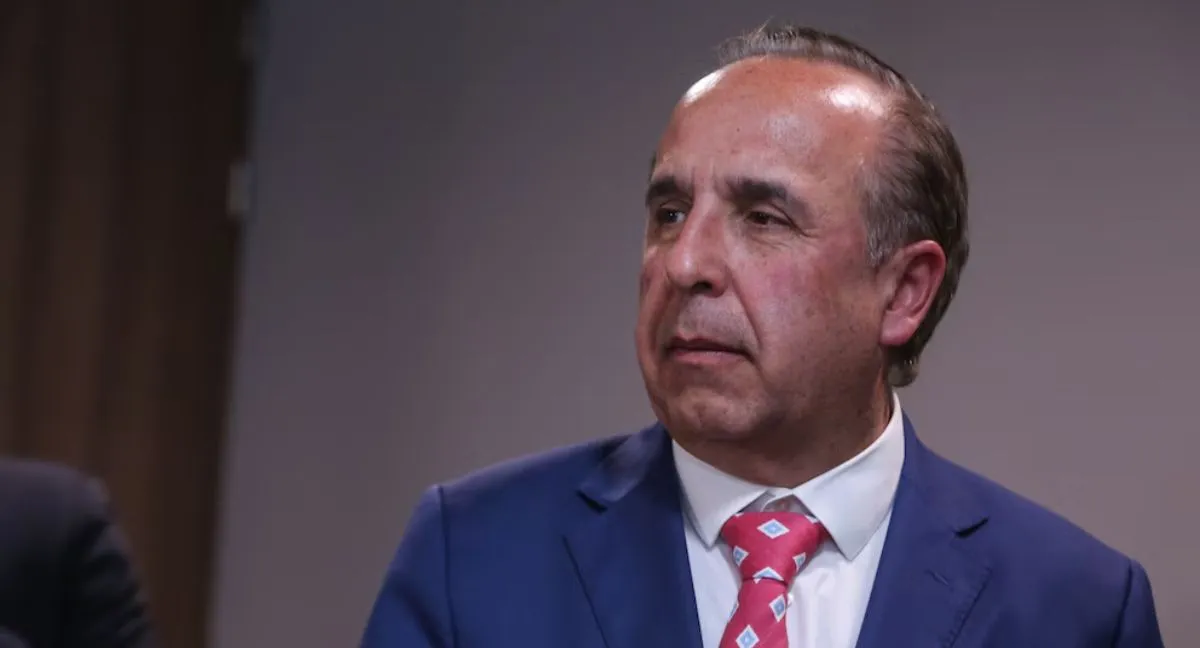 Guillermo Reyes, embajador en Suecia, fue declarado insubsistente Embajador en Suecia fue declarado insubsistente pese a presentar su renuncia