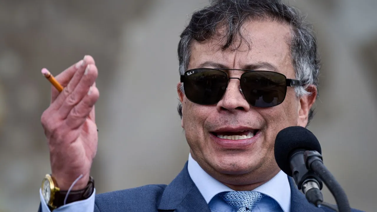 Gustavo Petro “Así como entramos, salimos, yo un poco más pobre”: Gustavo Petro en su último discurso público