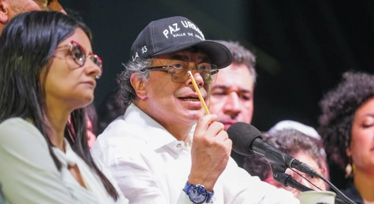 Gustavo Petro en evento de Paz Urbana 