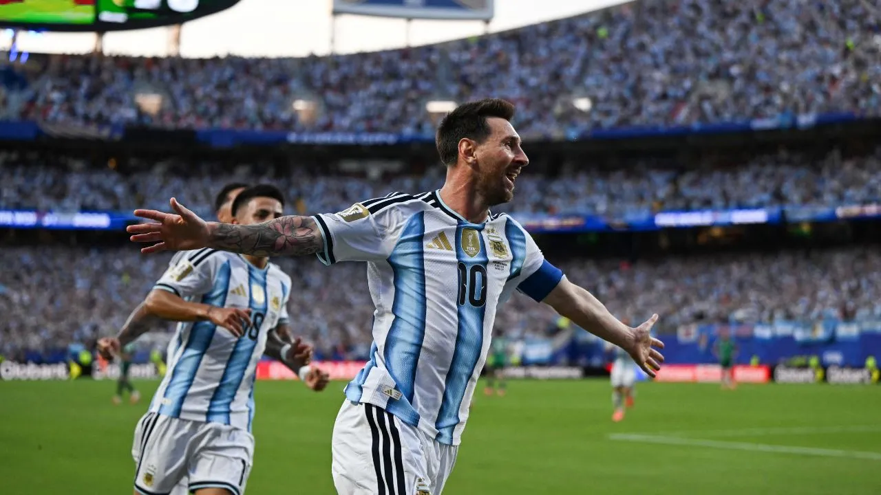 Hinchas Selección Argentina Reviva el minuto a minuto de la victoria de Argentina contra Argelia