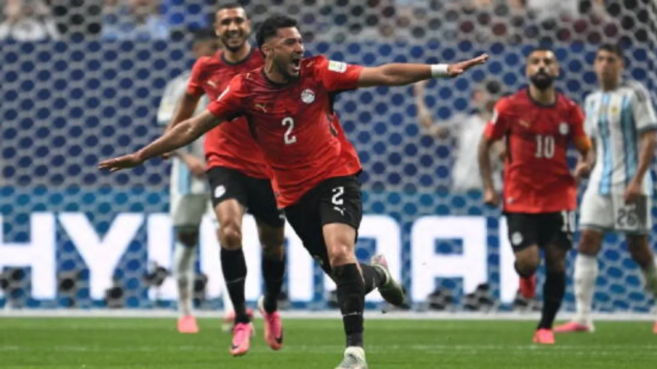 Ibrahim Yasser celebra el gol con el que Egipto sorprendió a Argentina. El golazo de Ibrahim Yasser que 'silenció' a Argentina en los octavos del Mundial 2026