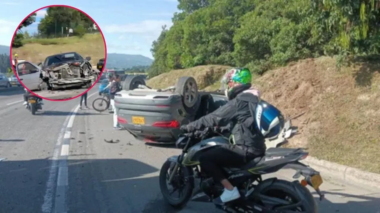 Imágenes de cómo quedó el vehículo volcado tras accidente. Imágenes del fuerte accidente en la vía Zipaquirá–Cajicá: carro terminó volcado
