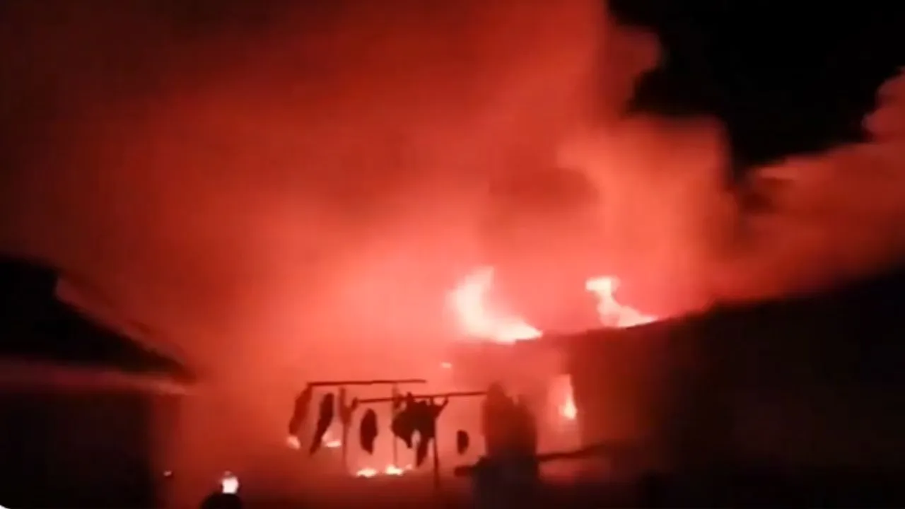 Incendio en internado en Kenia dejó 16 muertos. Tragedia en Kenia: incendio en internado femenino deja más de 16 muertos, esto se sabe