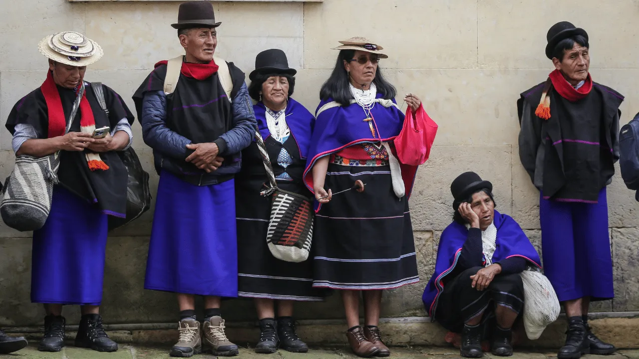 Indígenas Misak acampan frente a la Agencia Nacional de Tierras en Bogotá. 500 indígenas Misak llegaron a Bogotá desde el martes: esto es lo que le exigen al Gobierno