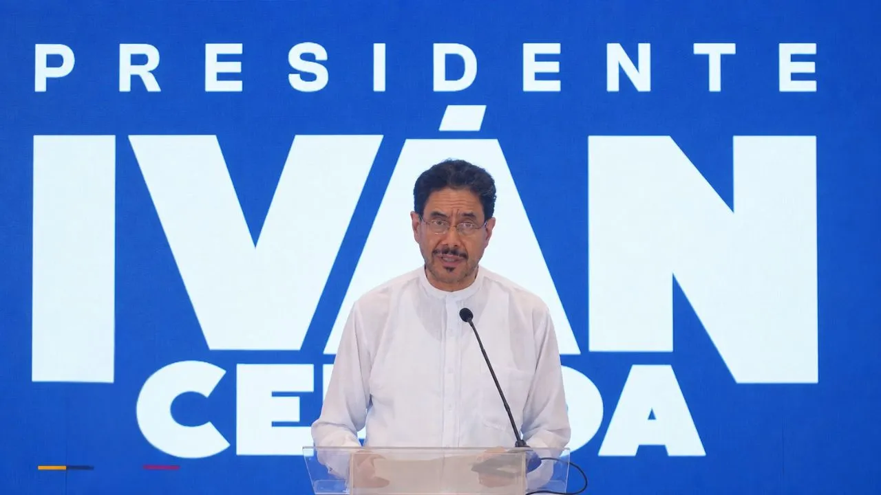 Iván Cepeda denuncia penal a Abelardo de la Espriella Escala la disputa: Cepeda denuncia a De la Espriella por presunta corrupción en el sistema de salud